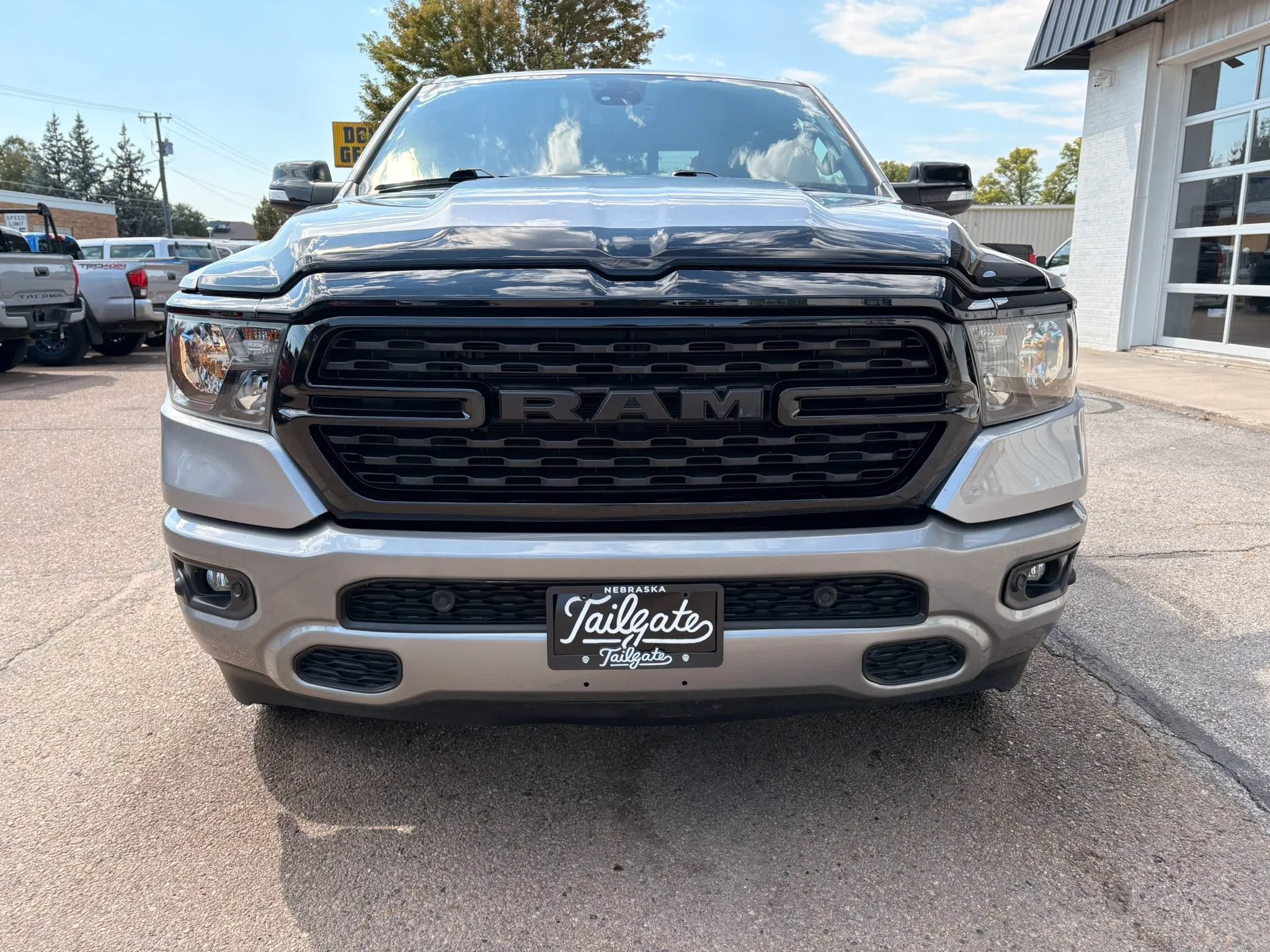 Used 2022 RAM 1500 Big Horn AWD/4WD image 3