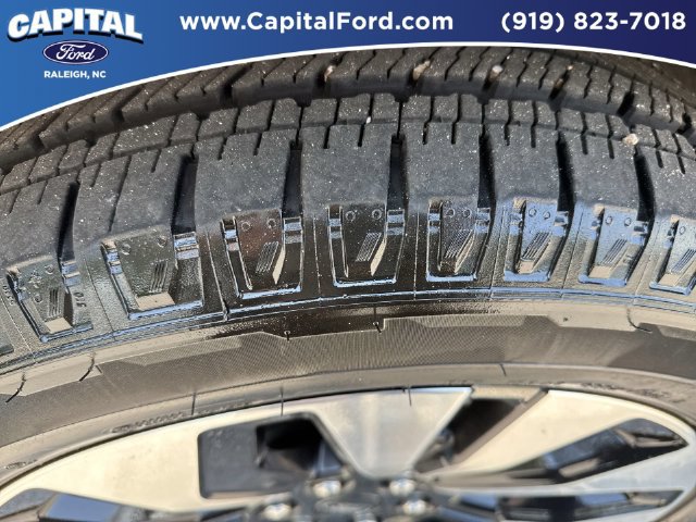Certified 2025 Ford Expedition Max Platinum w/ Driver's Package AWD/4WD image 14