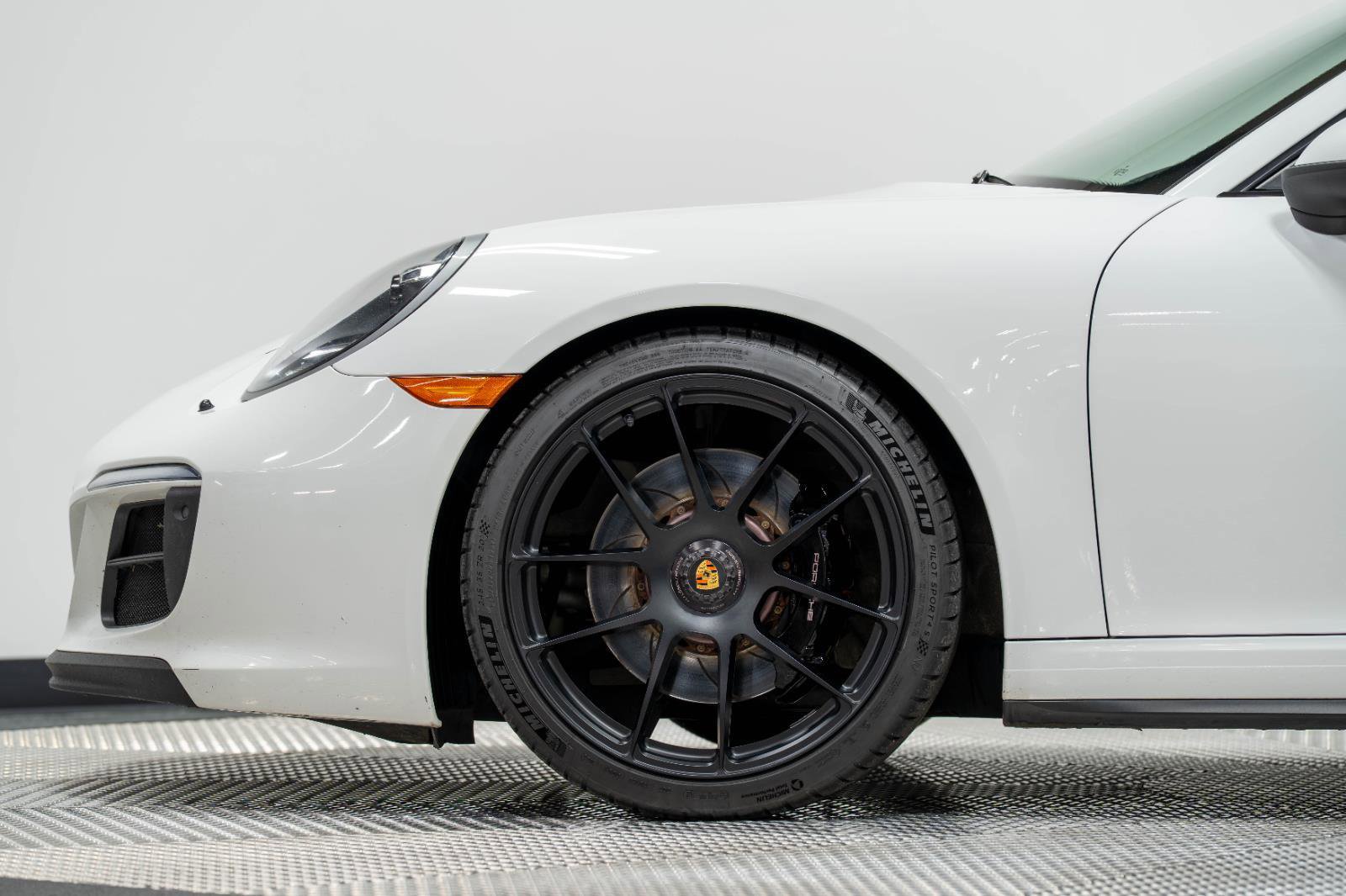 Used 2018 Porsche 911 Carrera GTS image 9