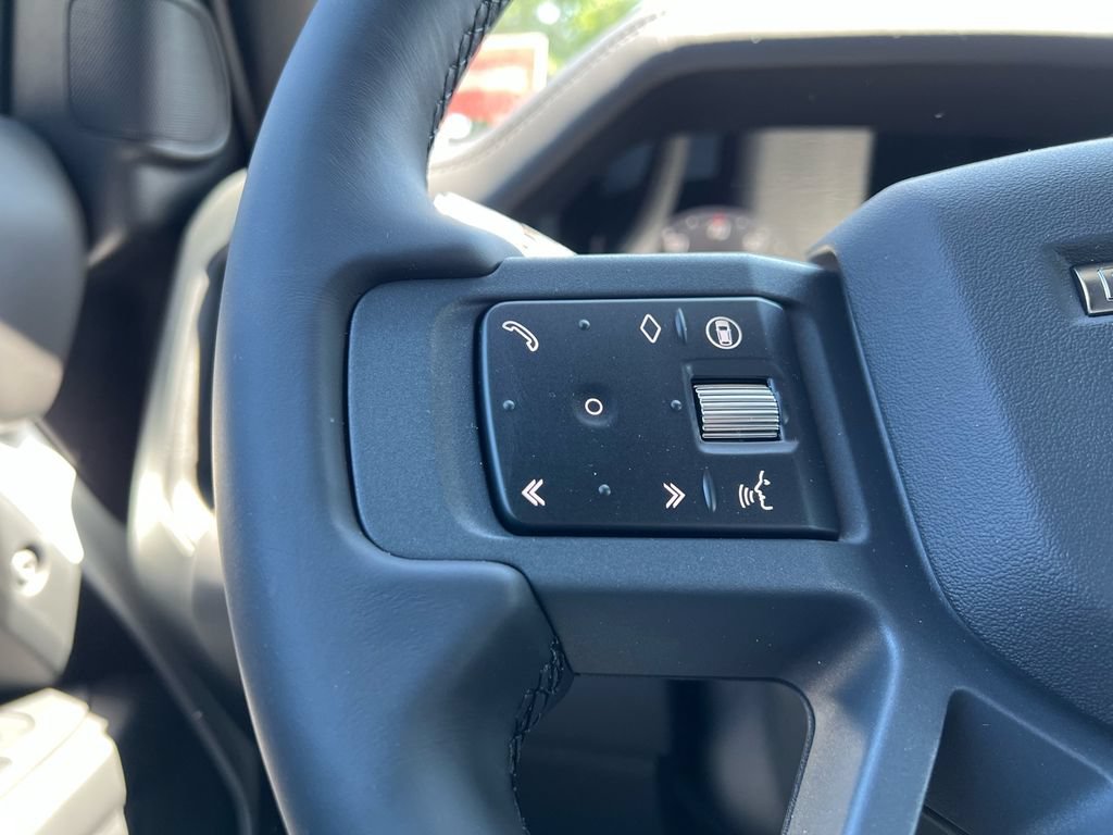 New 2026 Land Rover Defender 130 X-Dynamic SE AWD/4WD image 12