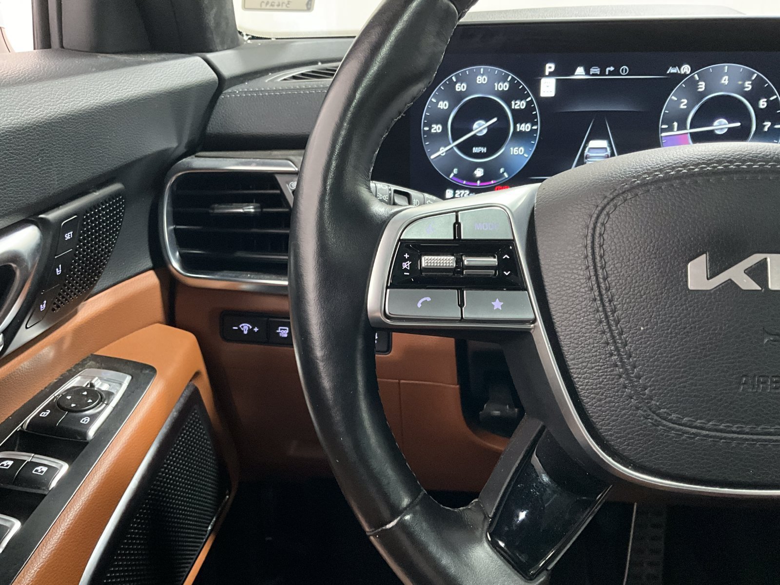 Used 2023 Kia Telluride SX Prestige X-Pro AWD/4WD image 18