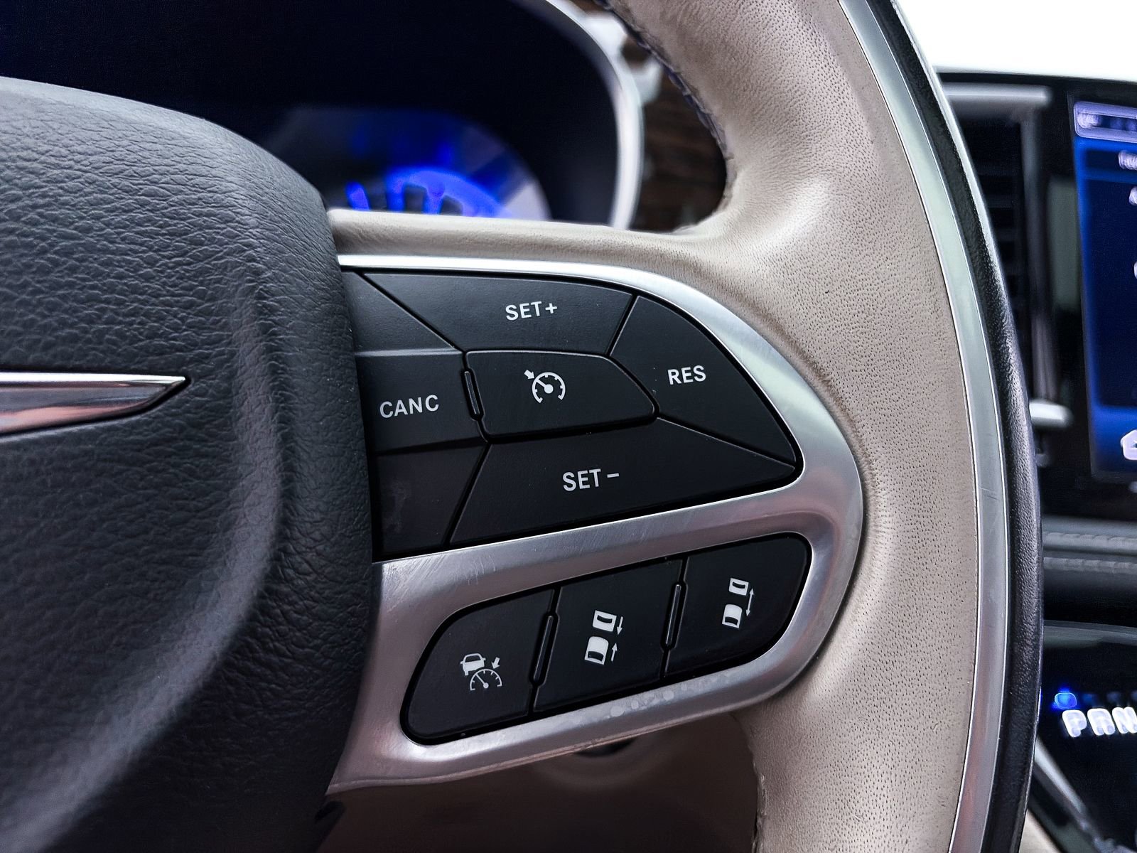 Used 2021 Chrysler Pacifica Limited w/ Premium & Safety Sphere Group image 32