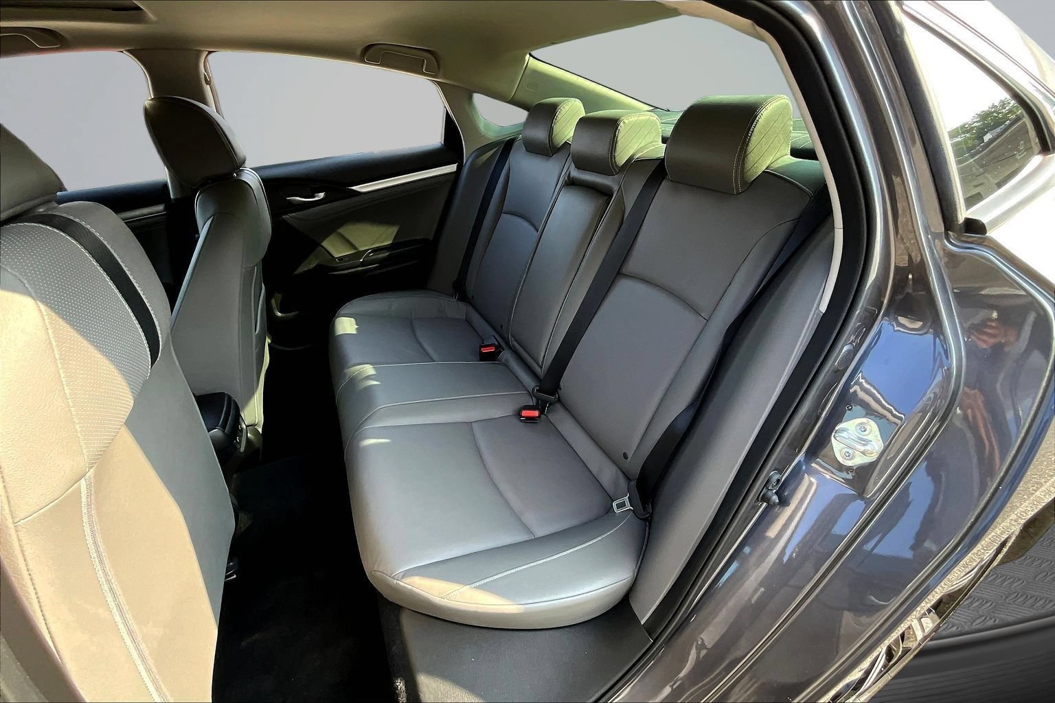 Used 2018 Honda Civic Touring image 22