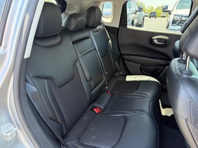 Used 2018 Jeep Compass Latitude w/ Popular Equipment Group FWD image 15