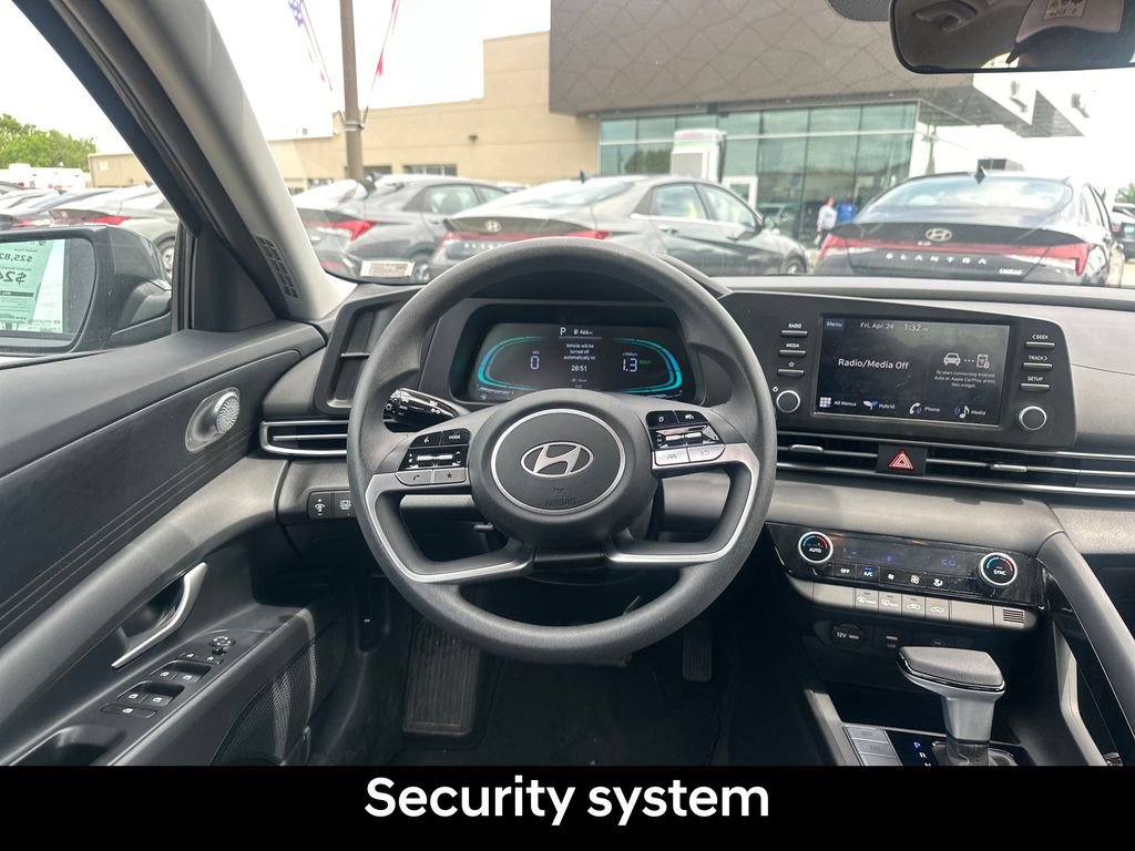 Certified 2025 Hyundai Elantra Hybrid FWD image 15