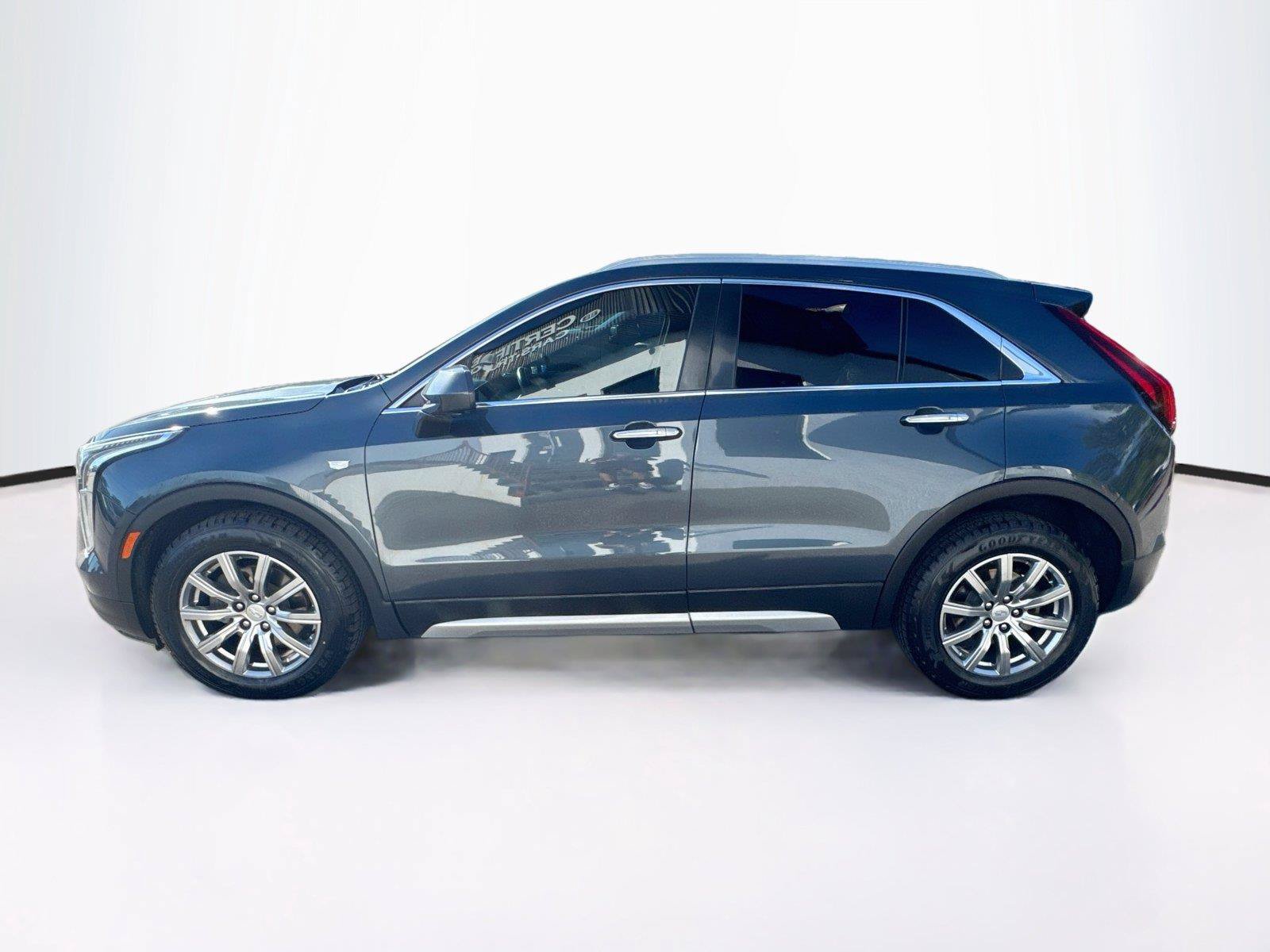 Used 2020 Cadillac XT4 Premium Luxury w/ Driver Awareness Package FWD image 2