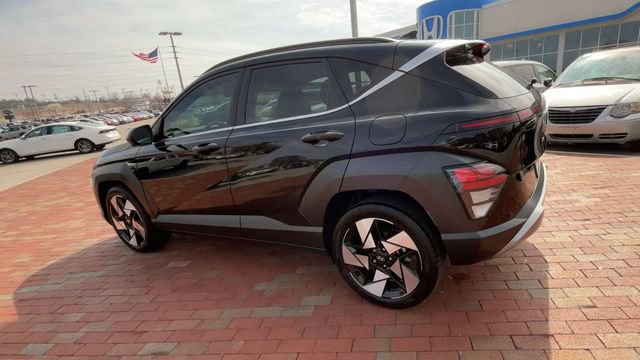 Used 2024 Hyundai Kona Limited FWD image 7