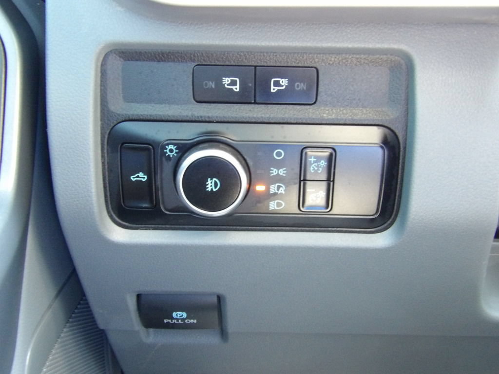 Used 2024 Ford F250 XLT w/ FX4 Off-Road Package AWD/4WD image 17