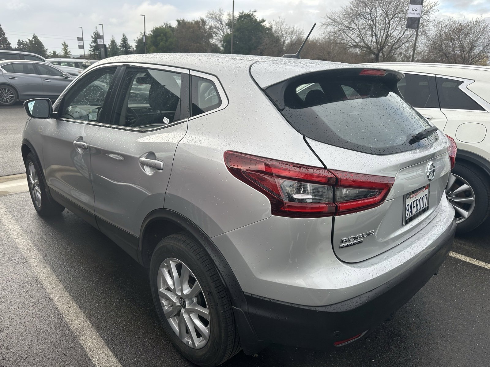 Used 2022 Nissan Rogue Sport S image 4