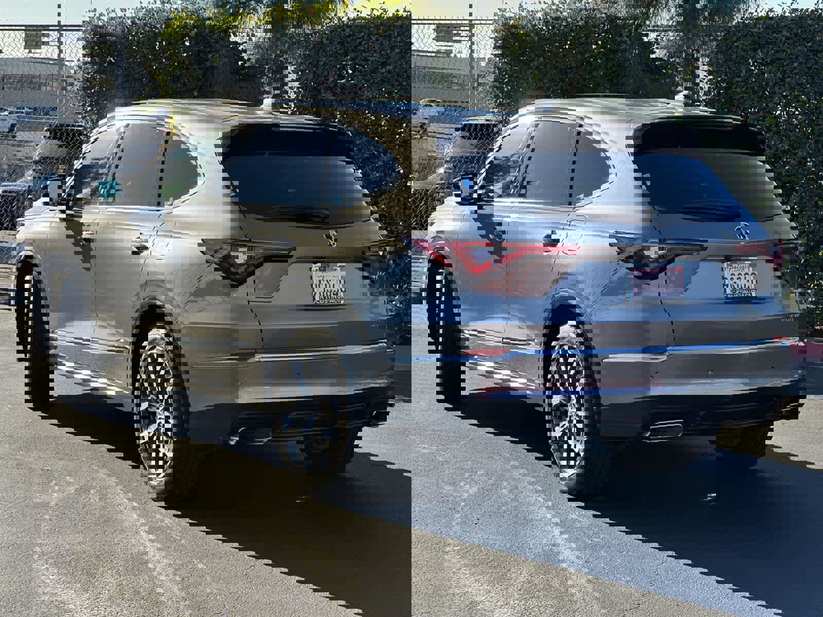 Certified 2023 Acura MDX SH-AWD w/ Technology Package image 4