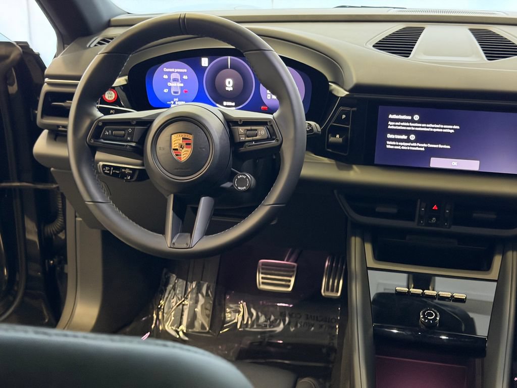 Certified 2025 Porsche Macan 4S Electric AWD/4WD image 19