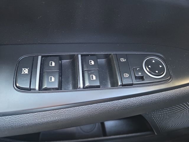 Used 2023 Kia Forte LXS image 17