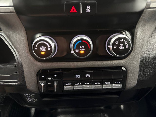 Used 2024 RAM 2500 Tradesman w/ Chrome Appearance Group AWD/4WD image 19