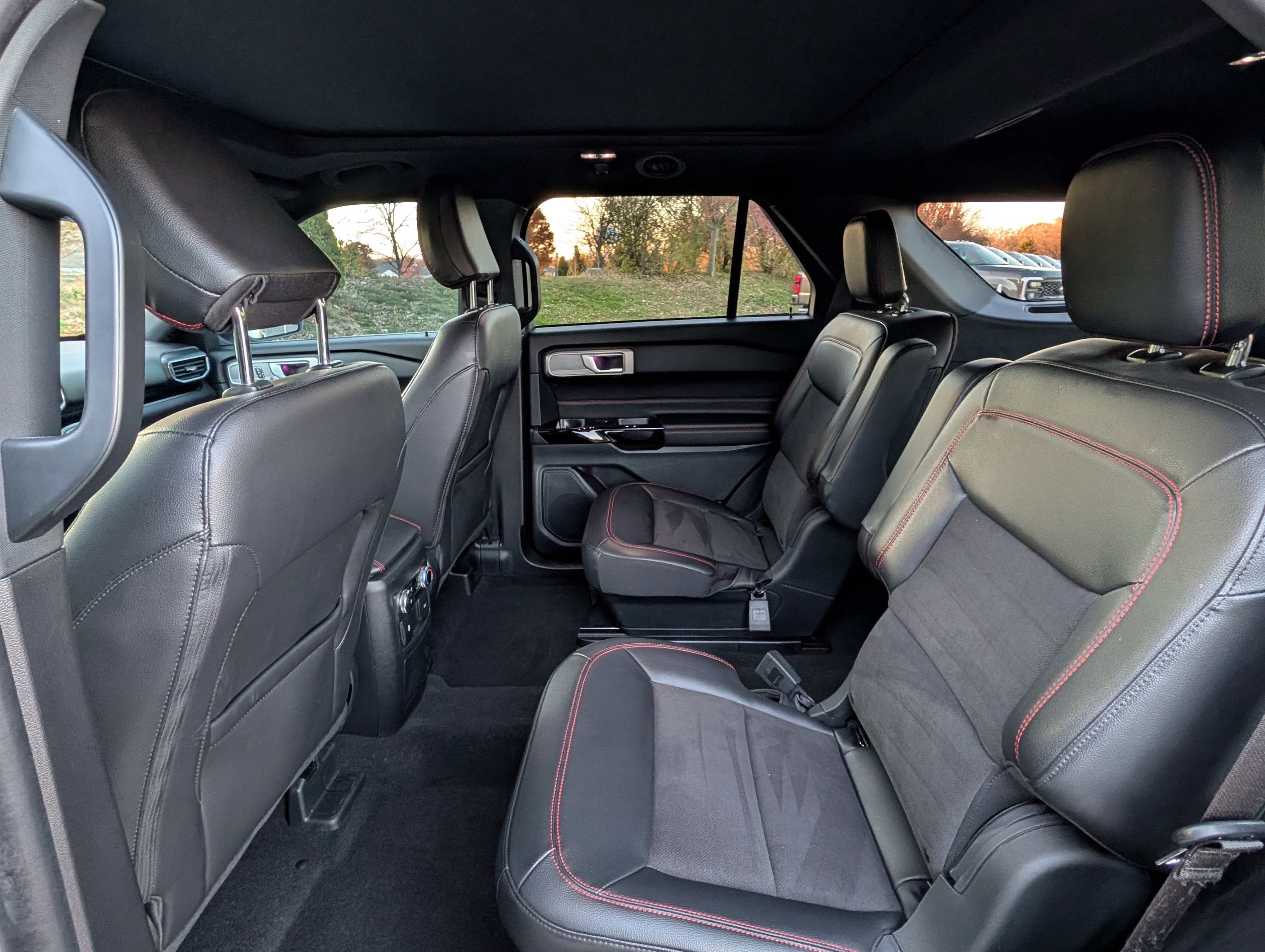 Used 2023 Ford Explorer ST-Line image 35