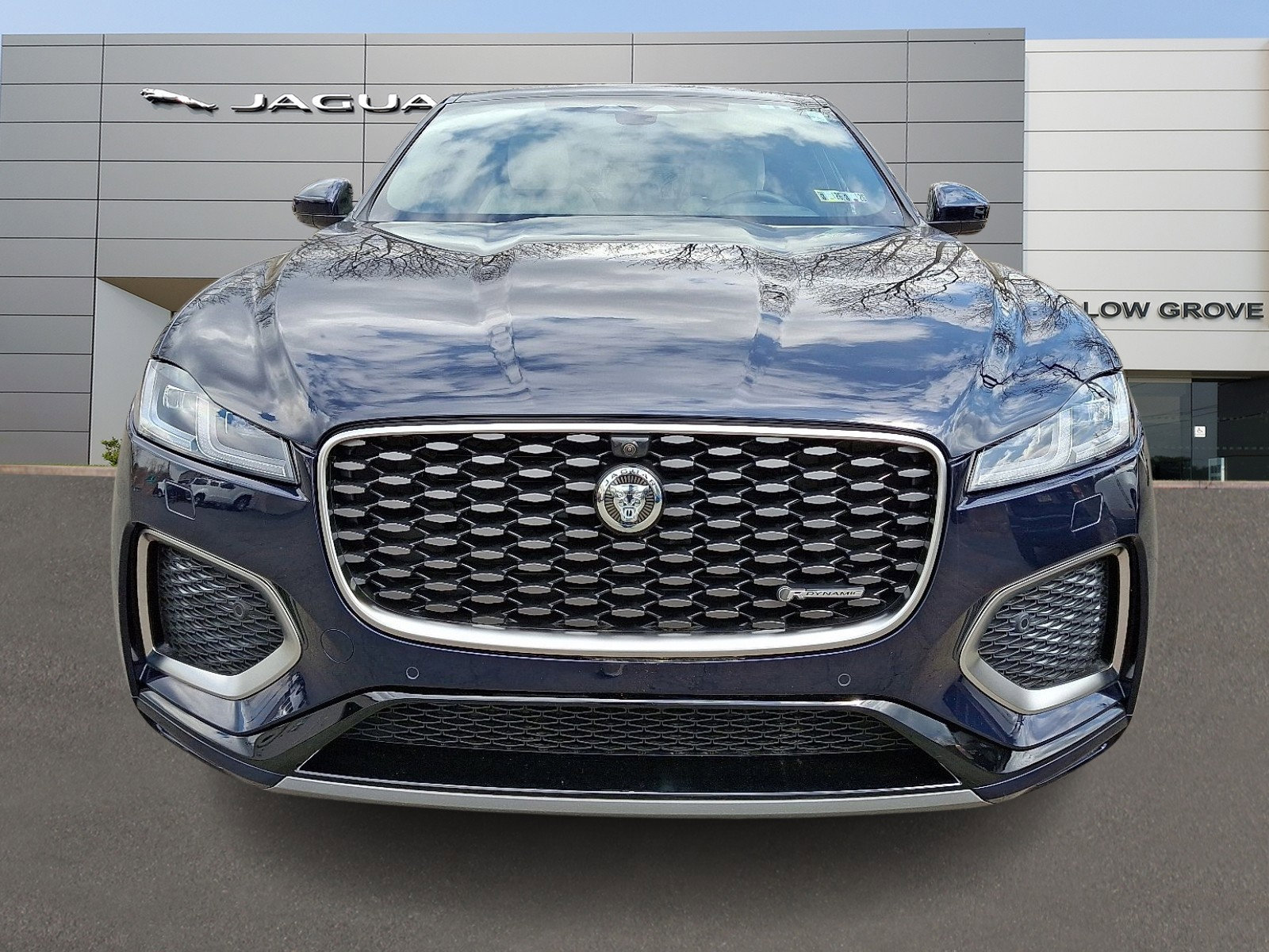 Certified 2025 Jaguar F-PACE R-Dynamic S image 8