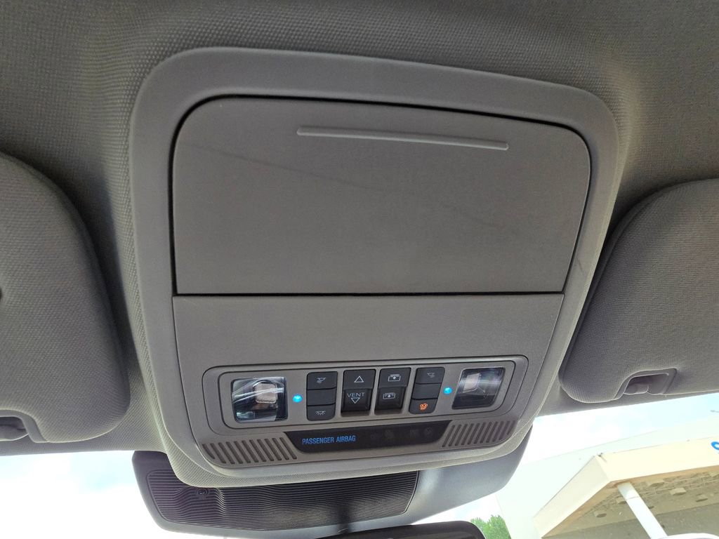 Used 2024 Ford Explorer XLT w/ Equipment Group 202A AWD/4WD image 32