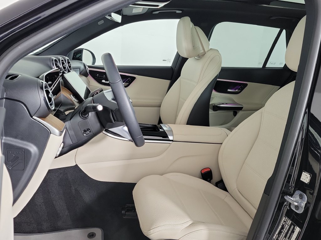 Used 2026 Mercedes-Benz GLC 300 image 17