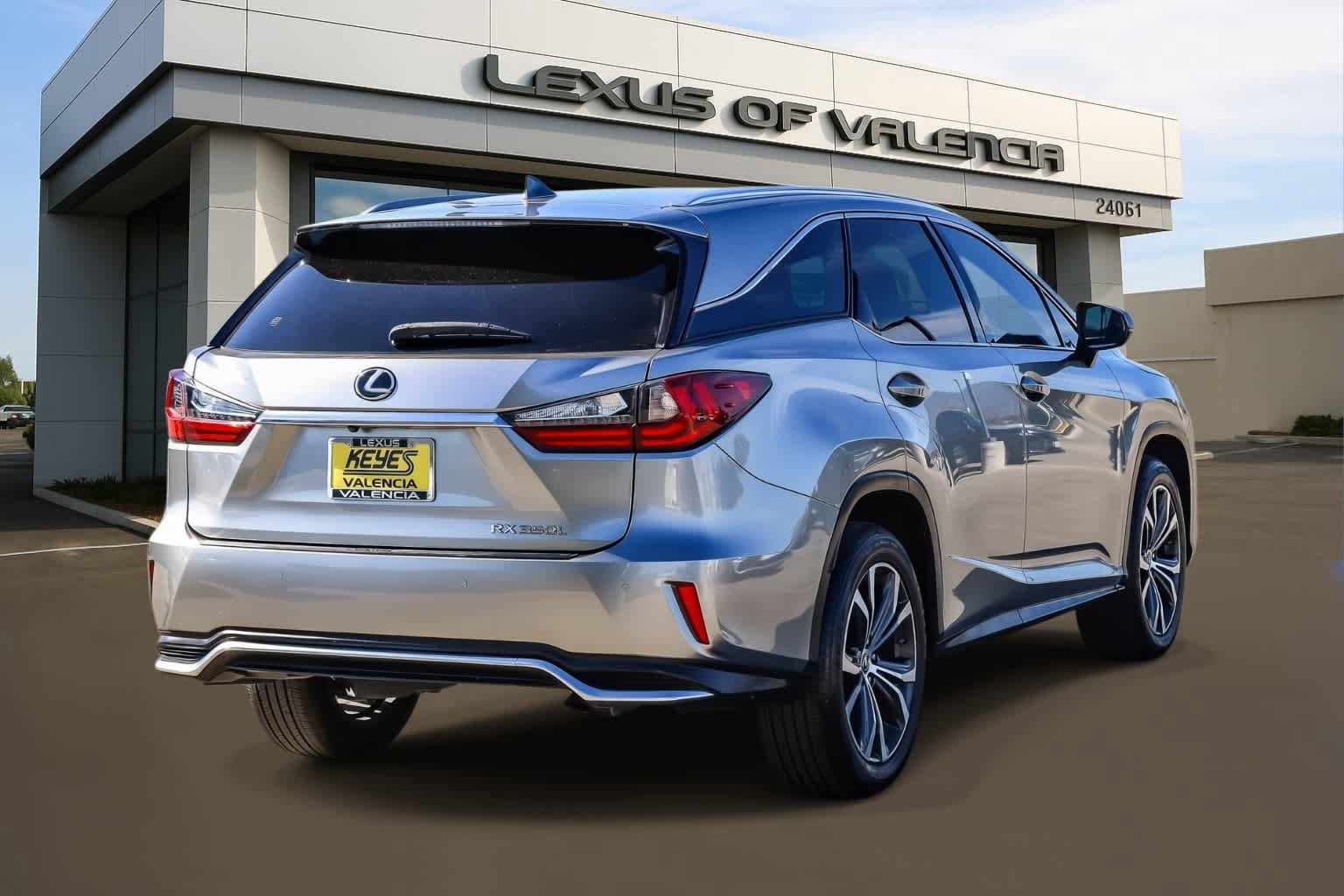 Used 2020 Lexus RX 350L FWD w/ Premium Package image 4