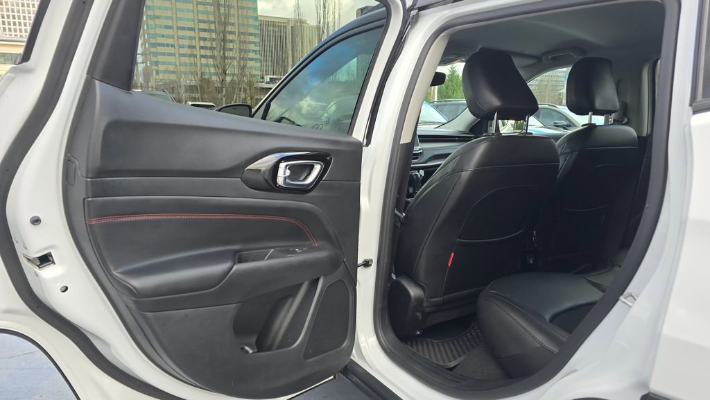 Used 2022 Jeep Compass Trailhawk image 15