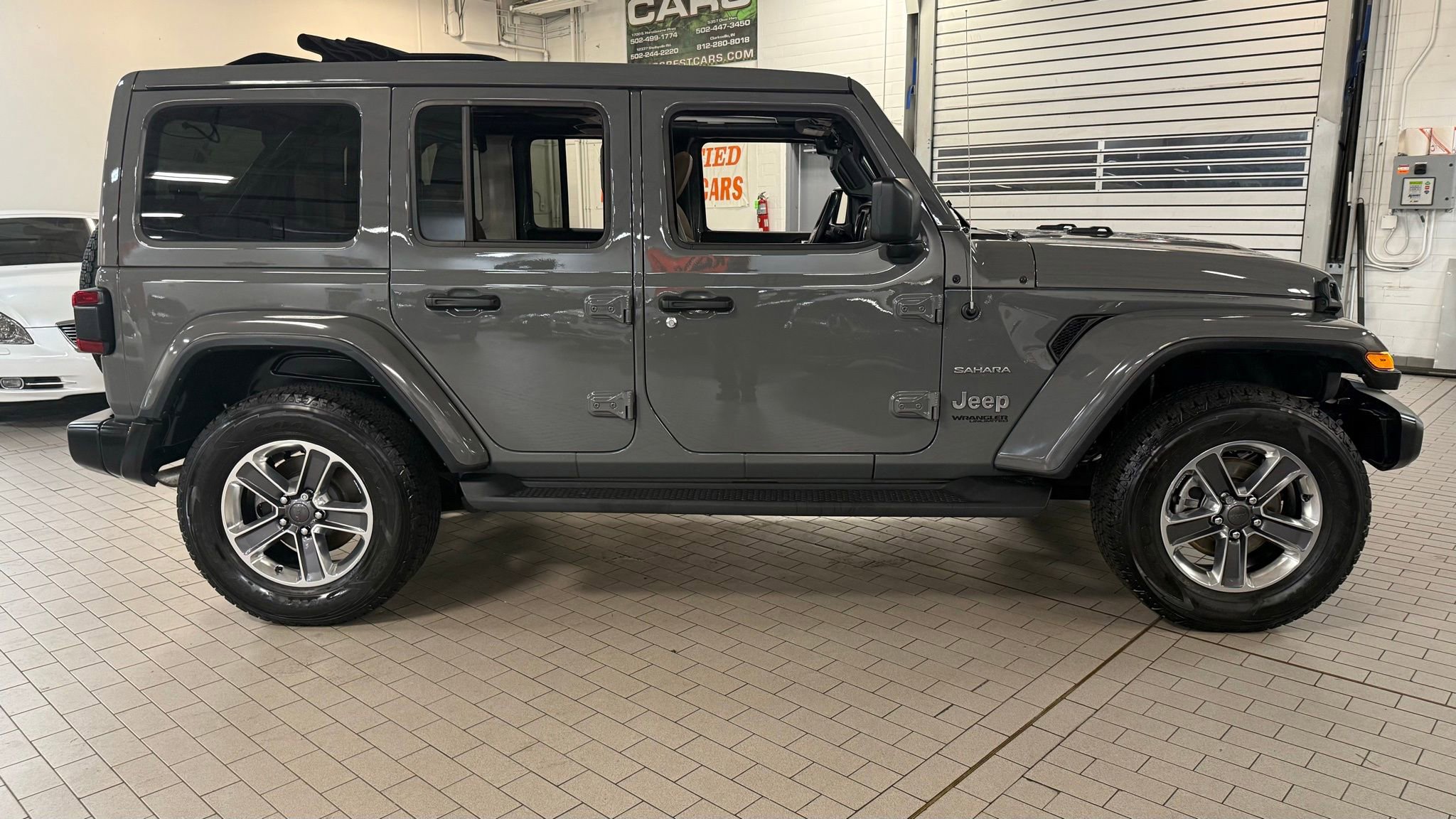 Used 2021 Jeep Wrangler Unlimited Sahara image 9