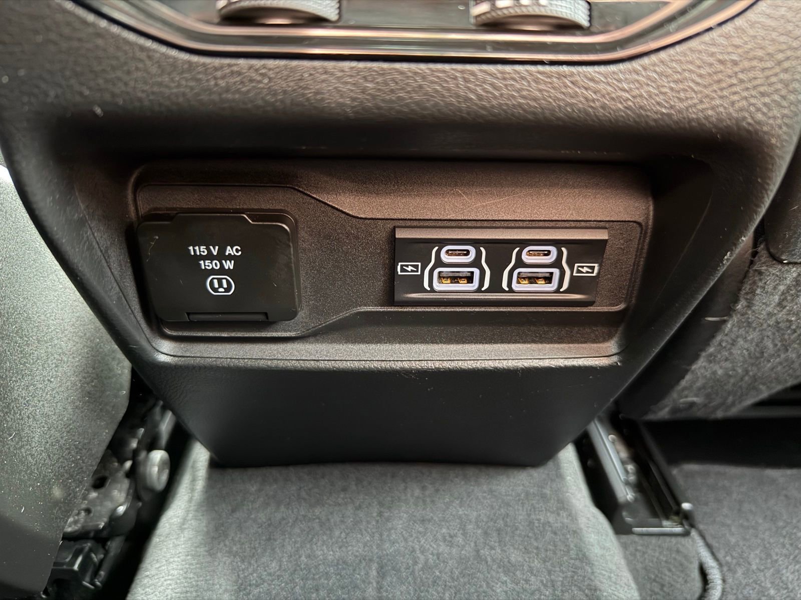 Used 2024 Jeep Grand Cherokee Altitude image 30