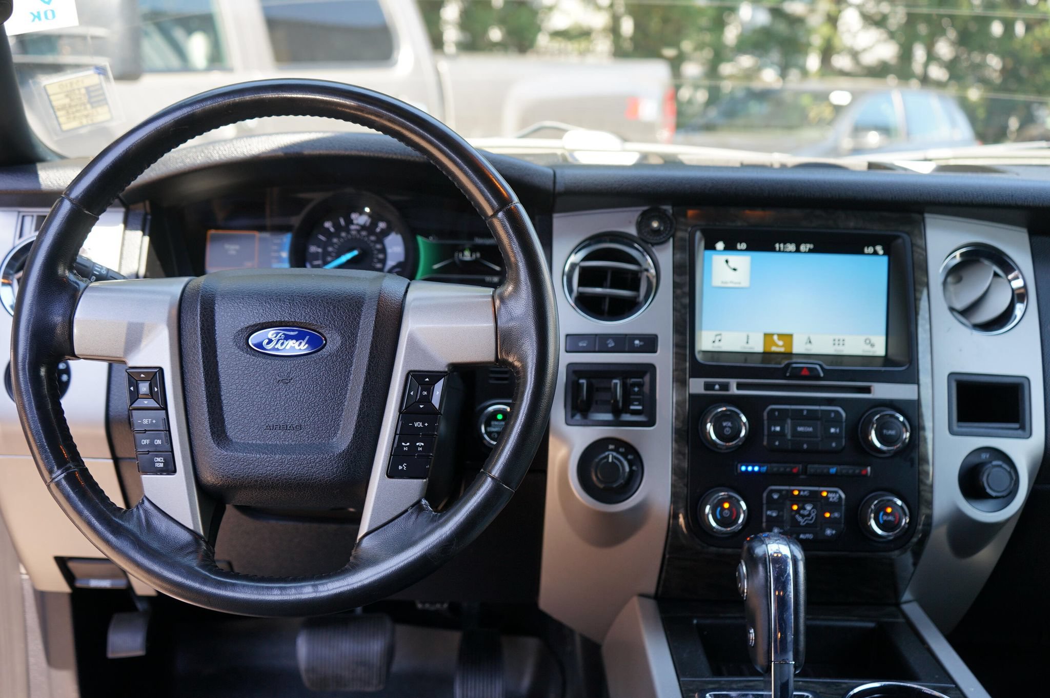 Used 2016 Ford Expedition Limited AWD/4WD image 19