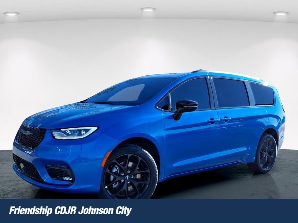 New 2026 Chrysler Pacifica Select w/ S Appearance Package