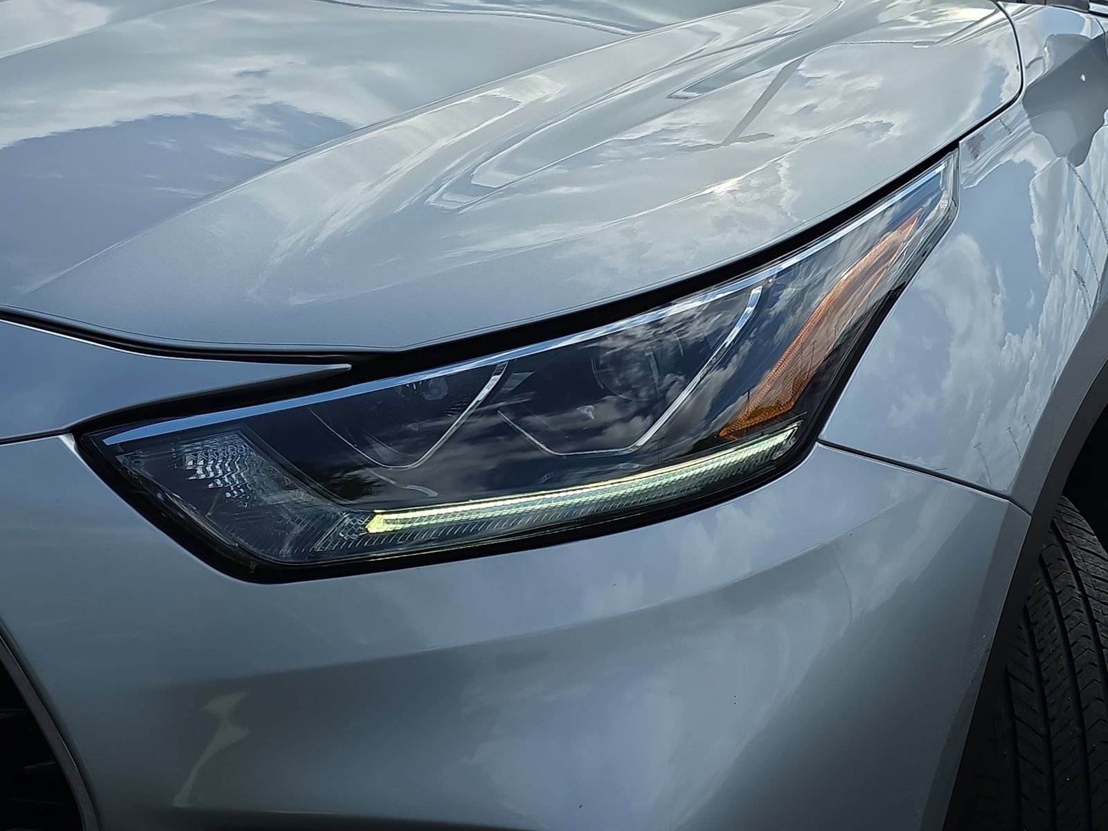 Used 2023 Toyota Highlander Limited image 32