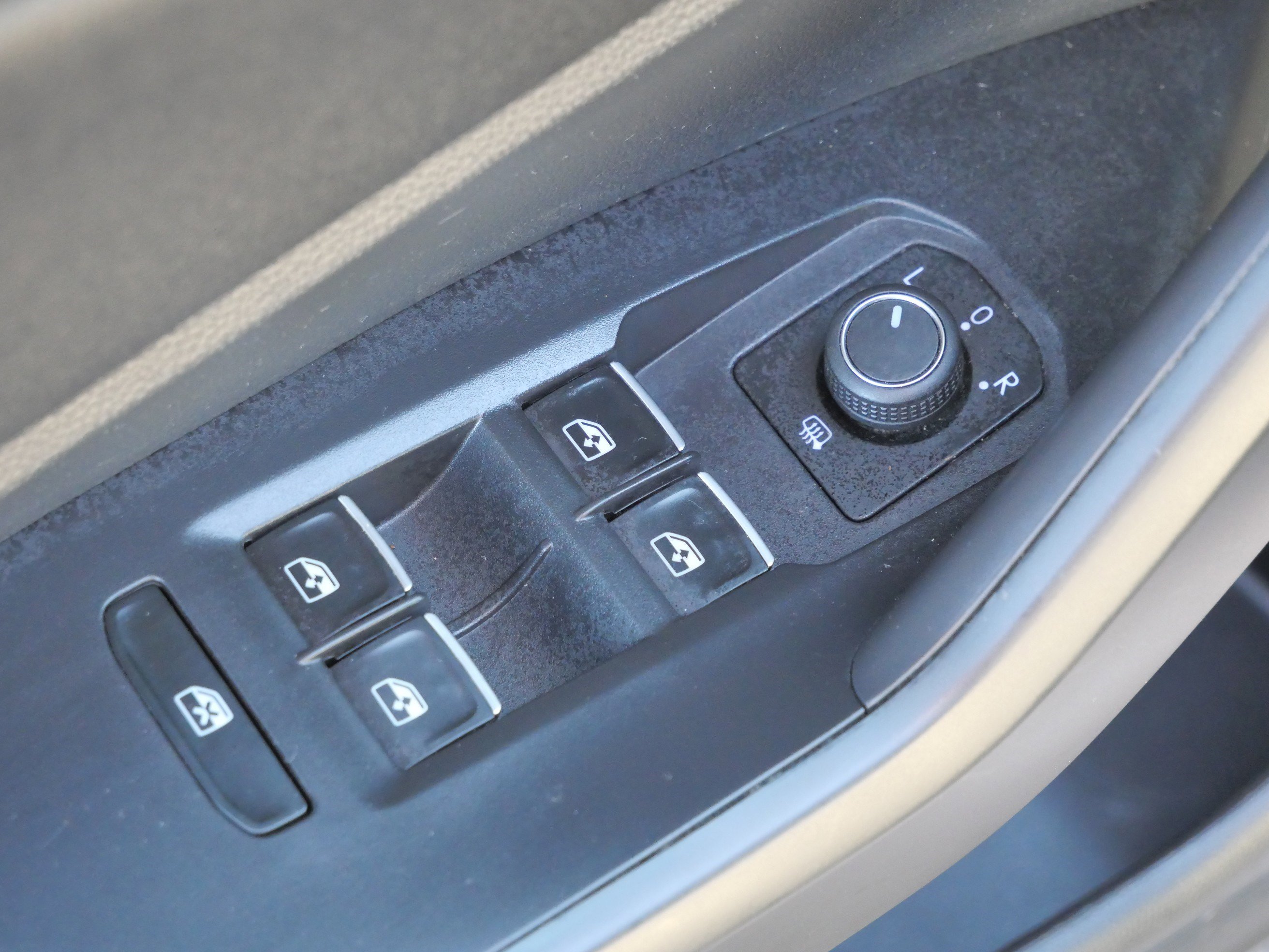 Certified 2021 Volkswagen Jetta R-Line w/ R-Line Cold Weather Package image 19