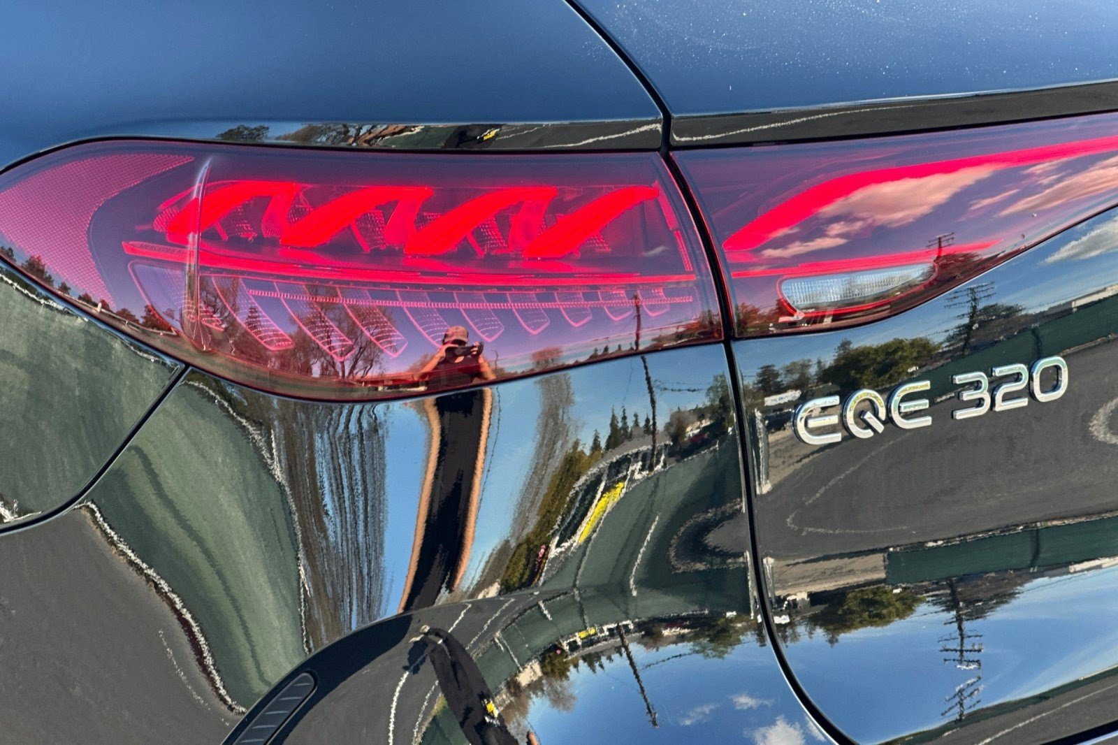 New 2026 Mercedes-Benz EQE 320 4MATIC SUV image 12