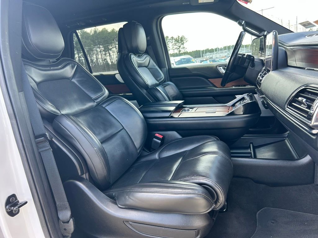 Used 2019 Lincoln Navigator L Reserve AWD/4WD image 10