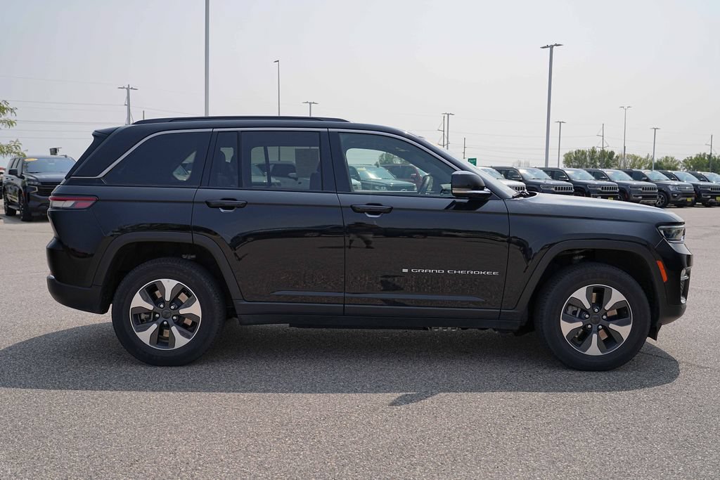 Used 2024 Jeep Grand Cherokee Limited 4xe AWD/4WD image 5