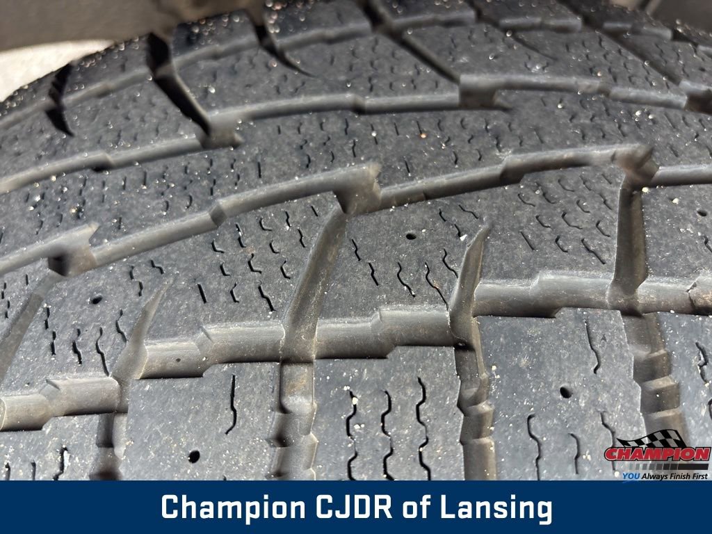 Used 2021 Jeep Wrangler Unlimited Sahara w/ Uconnect 4C Nav & Sound Group image 16