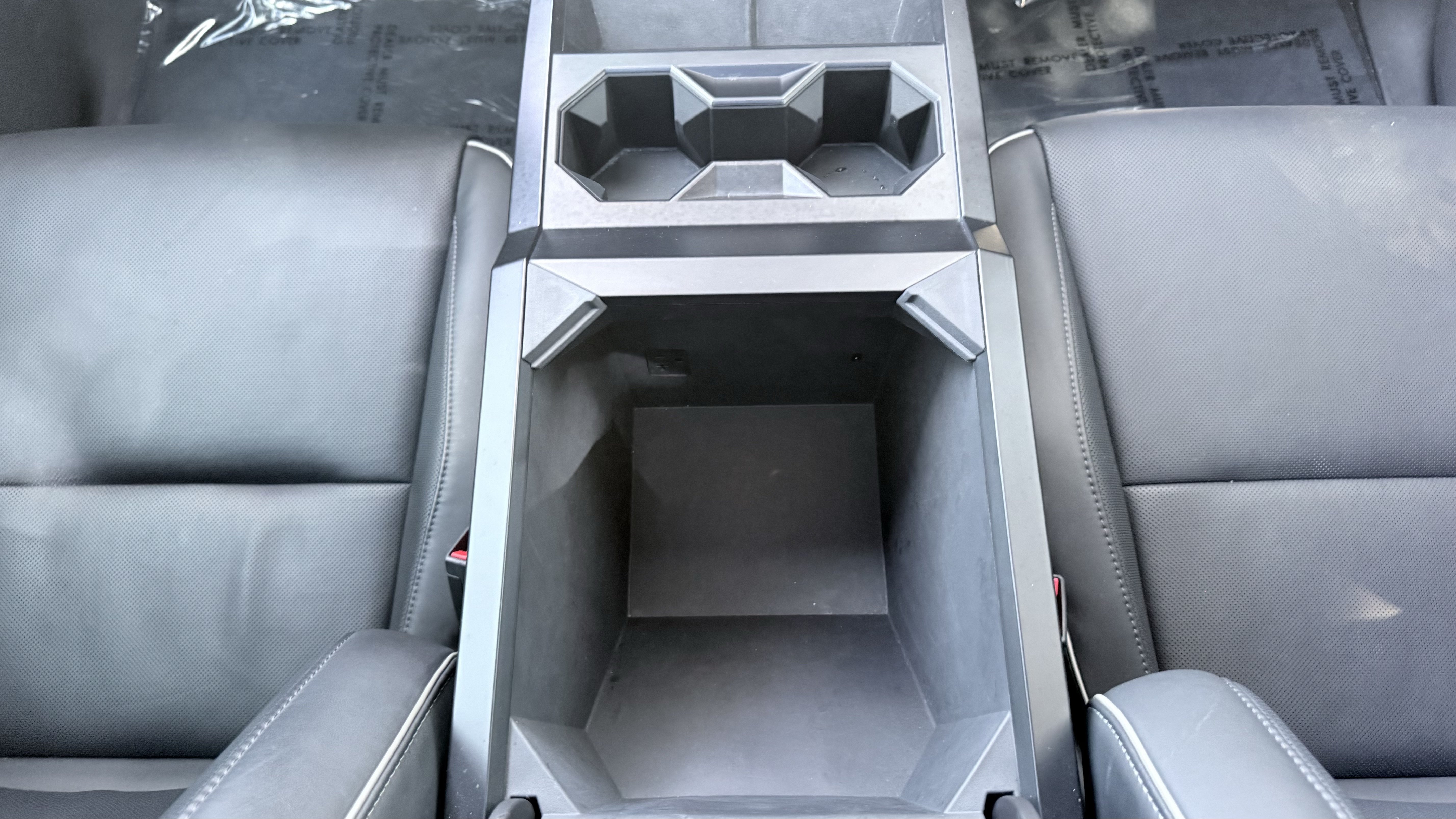 Used 2025 Tesla Cybertruck AWD Crew Cab image 64