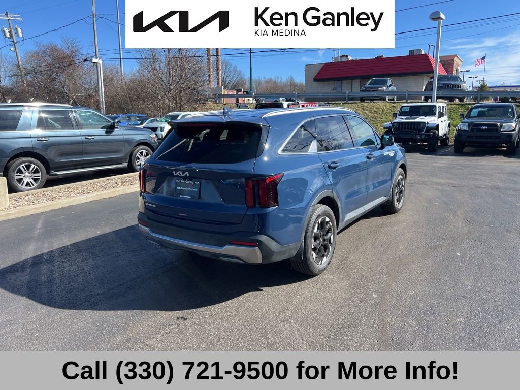 Certified 2025 Kia Sorento S image 11