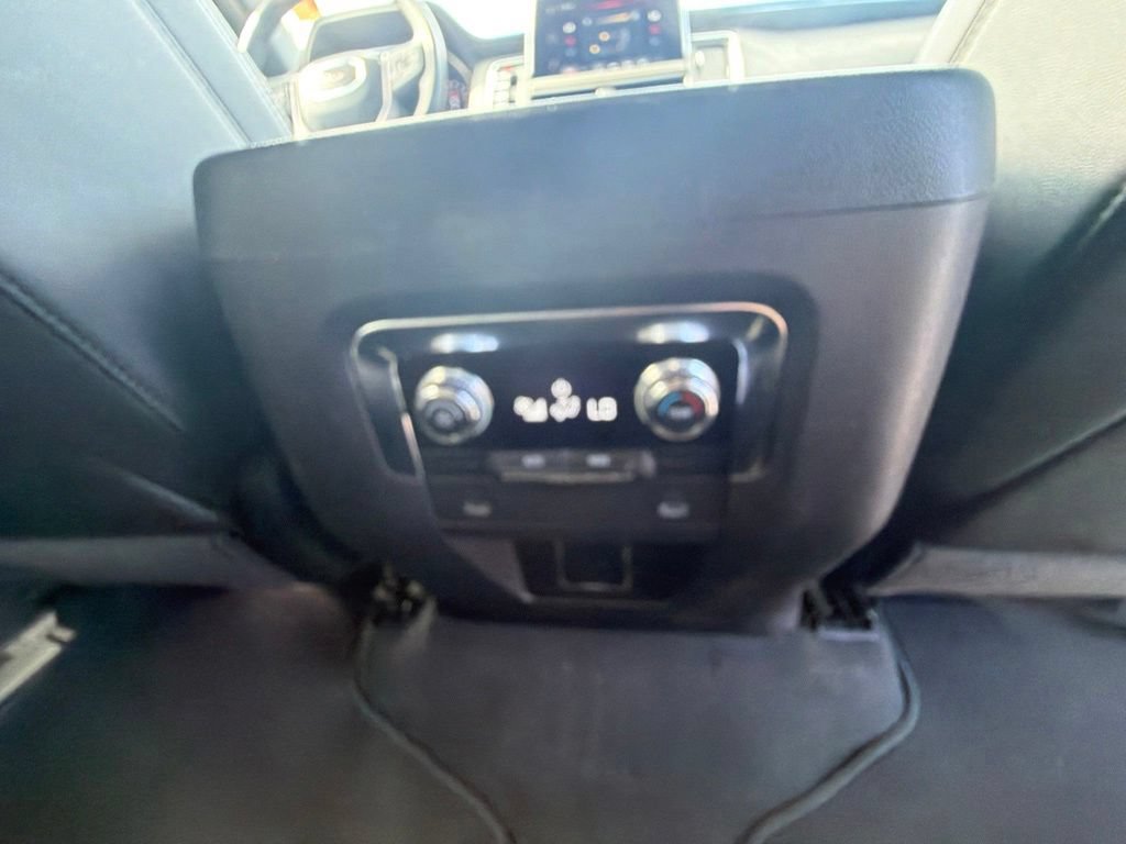 Used 2024 GMC Yukon SLT AWD/4WD image 50