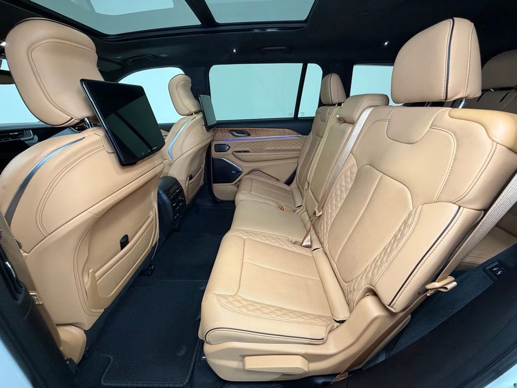 Used 2024 Jeep Grand Cherokee L Summit AWD/4WD image 5