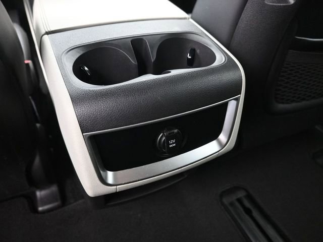 Used 2023 Kia Carnival LX image 24