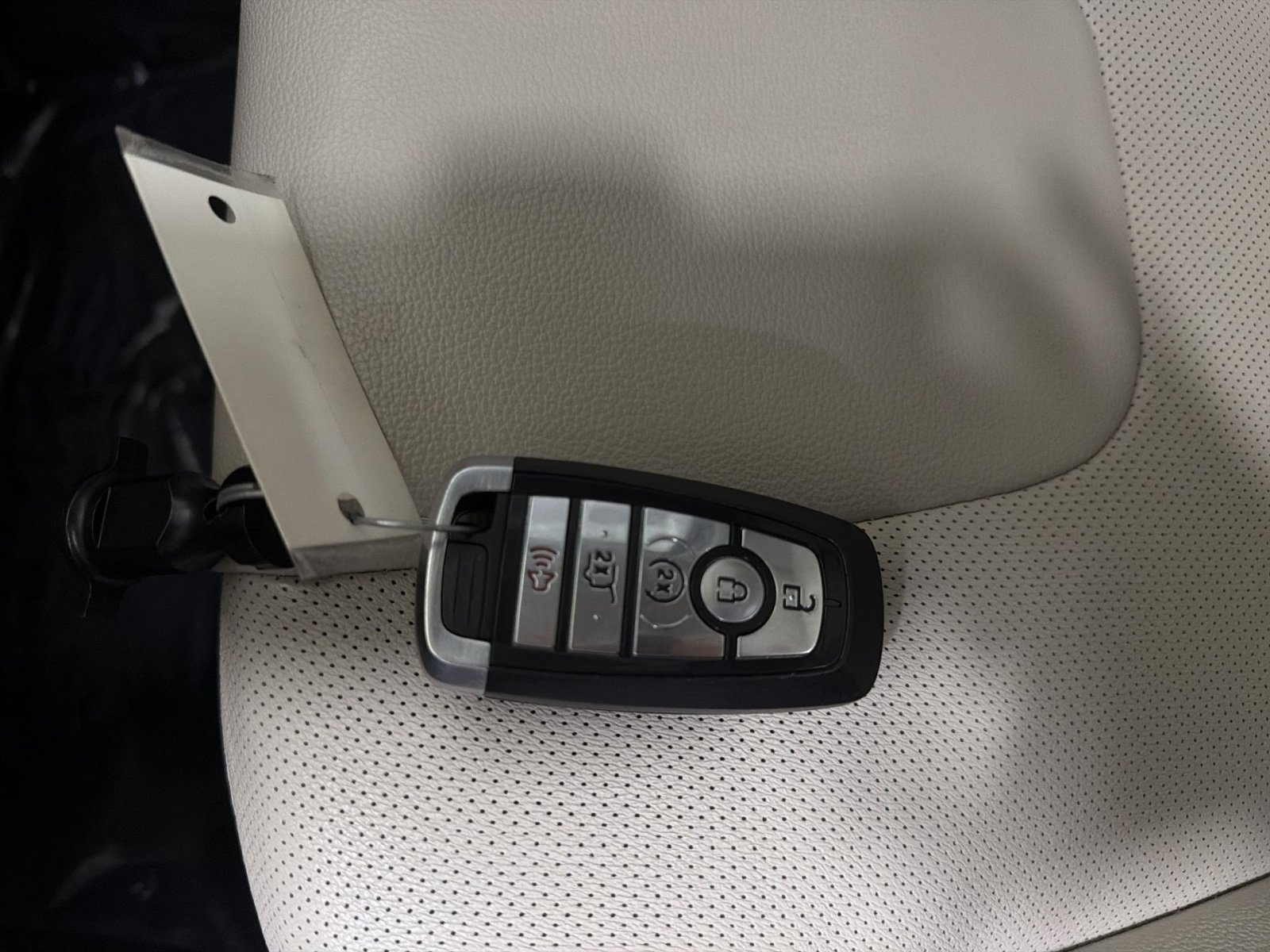 Used 2022 Ford Edge Titanium w/ Equipment Group 301A AWD/4WD image 34