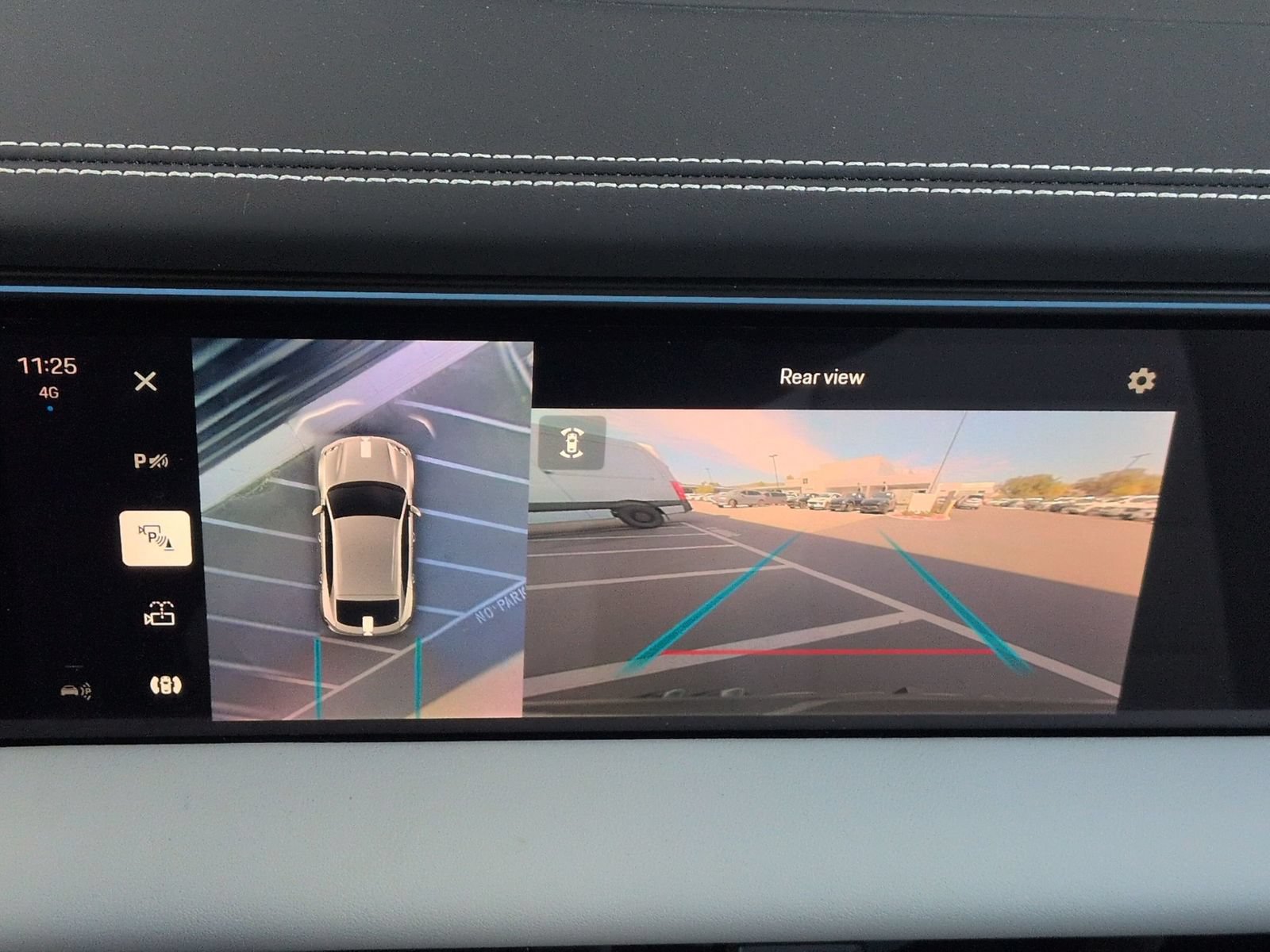 Certified 2025 Porsche Macan Electric image 20