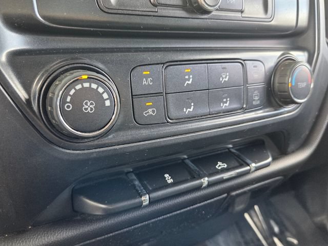 Used 2018 Chevrolet Silverado 1500 Custom w/ Custom Value Package AWD/4WD image 23
