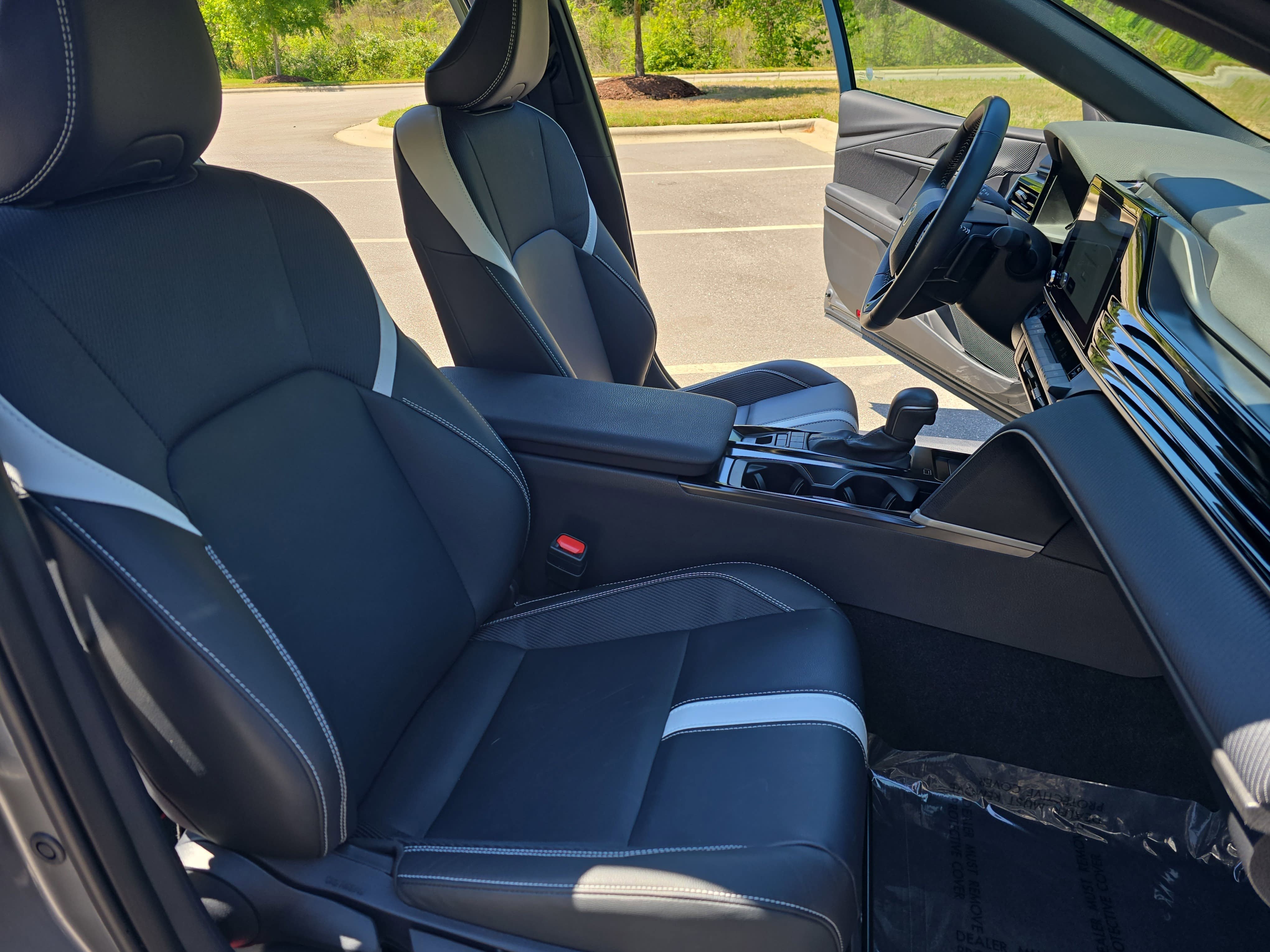 Used 2025 Toyota Camry SE FWD image 10