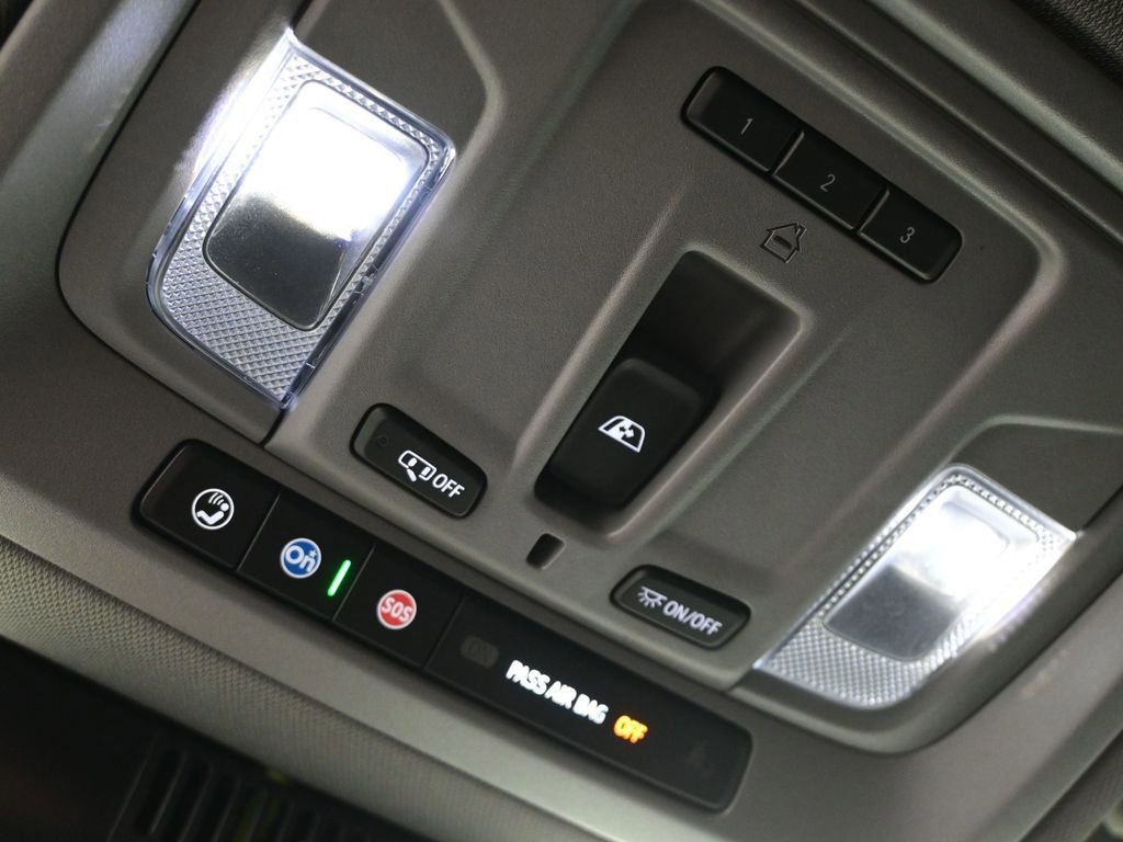 Used 2024 Chevrolet Silverado 2500 LT w/ Convenience Package image 25