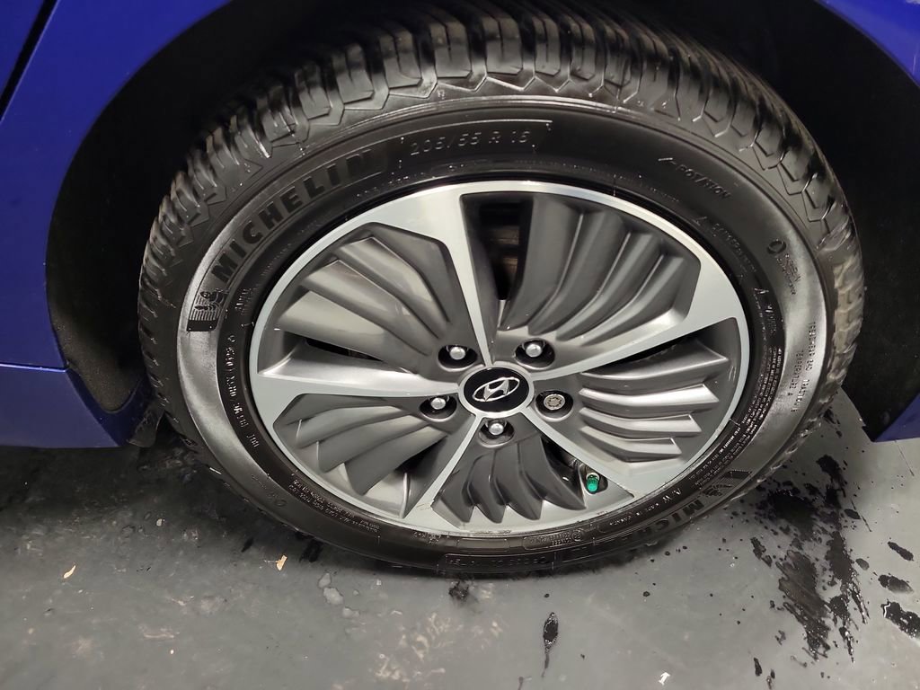 Used 2021 Hyundai Ioniq SEL image 10