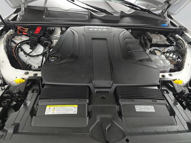 Used 2020 Audi Q7 2.0T Premium w/ Cold Weather Package AWD/4WD image 13