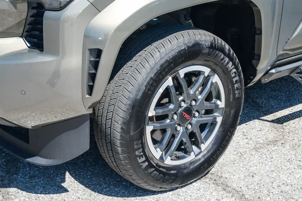 Certified 2025 Toyota Tacoma TRD Sport w/ TRD Sport Premium Package AWD/4WD image 10