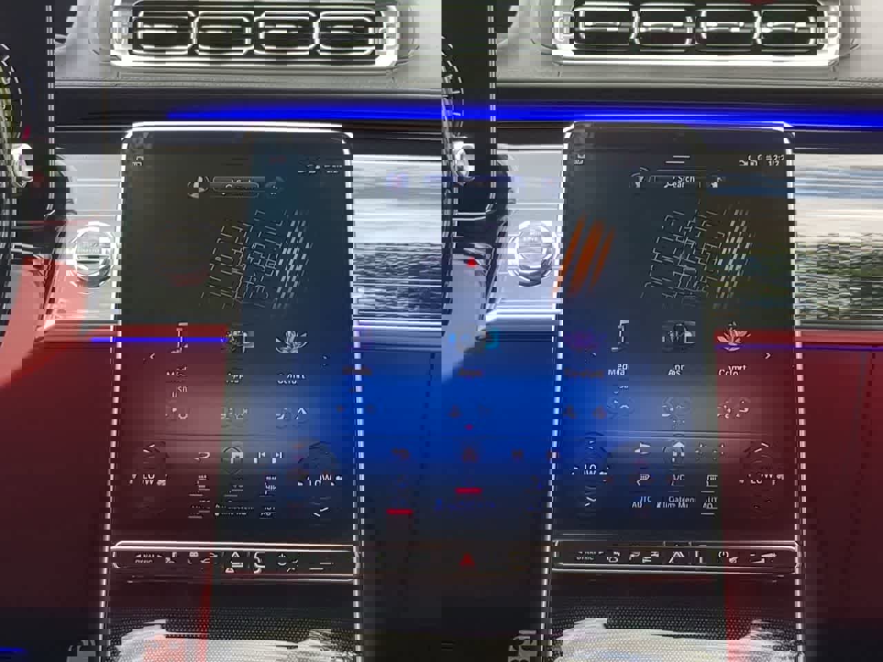 Used 2023 Mercedes-Benz S 580e 4MATIC Sedan image 28