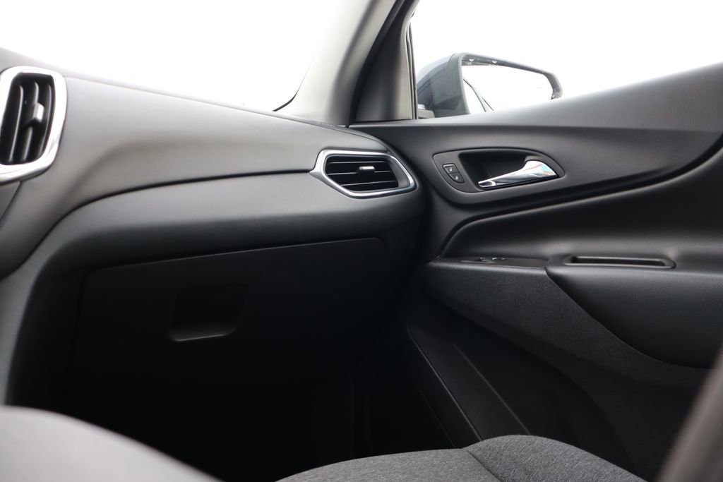 Used 2023 Chevrolet Equinox LT image 39
