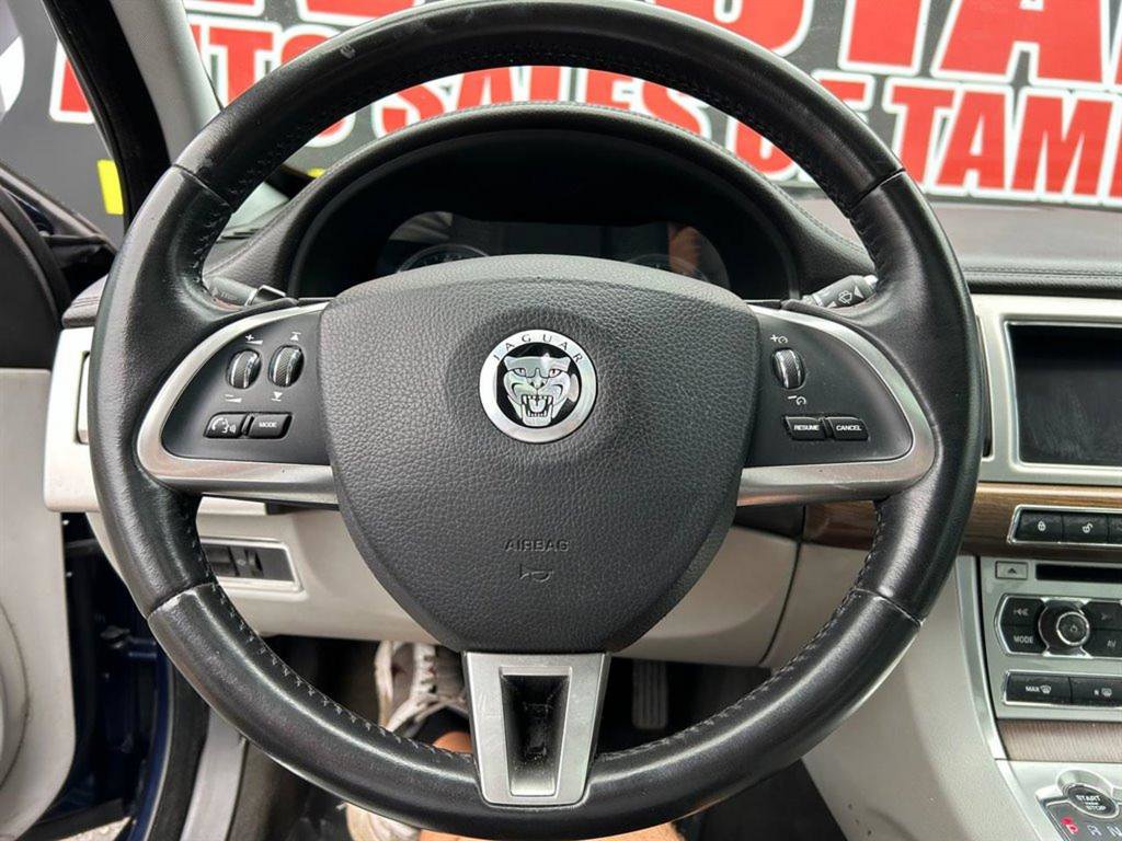Used 2012 Jaguar XF image 10