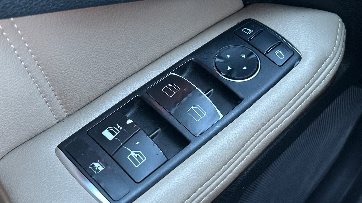 Used 2013 Mercedes-Benz E 350 Sedan image 26